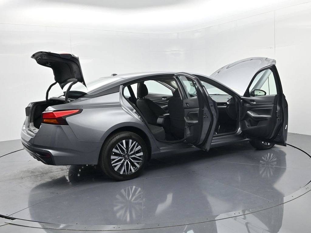 Used 2024 Nissan Altima 2.5 SV image 65