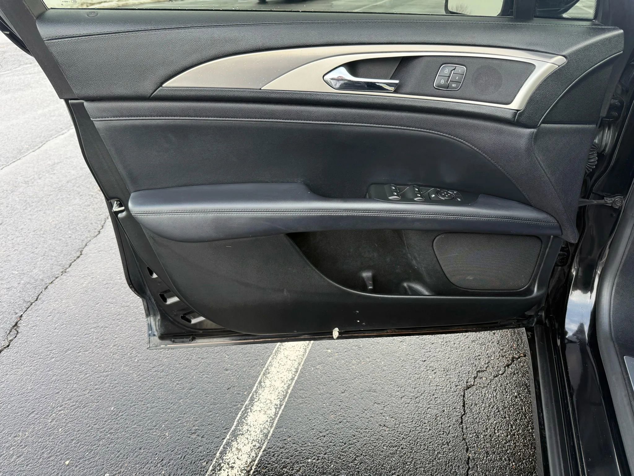 Used 2018 Lincoln MKZ Premiere image 10