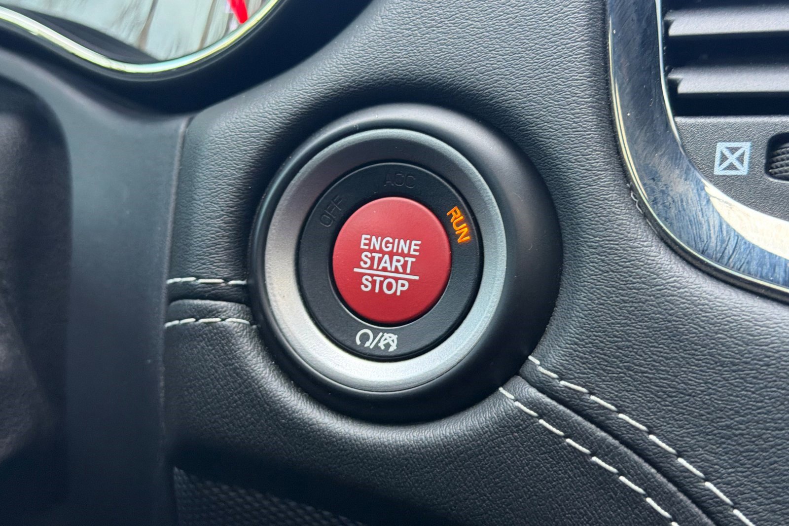 Used 2018 Dodge Durango SRT w/ SRT Interior Appearance Group image 30