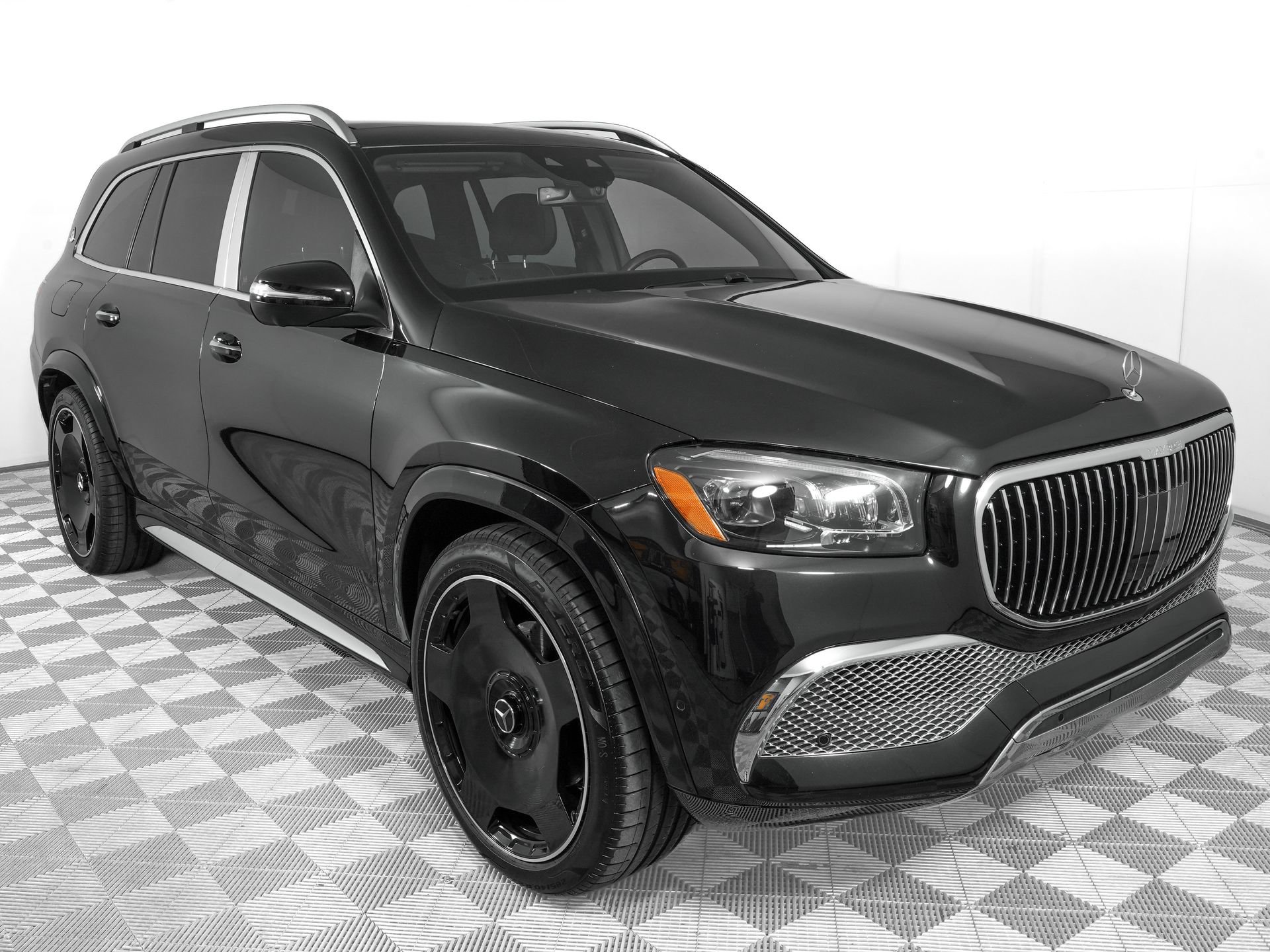 Used 2023 Mercedes-Benz Maybach GLS 600 4MATIC image 3