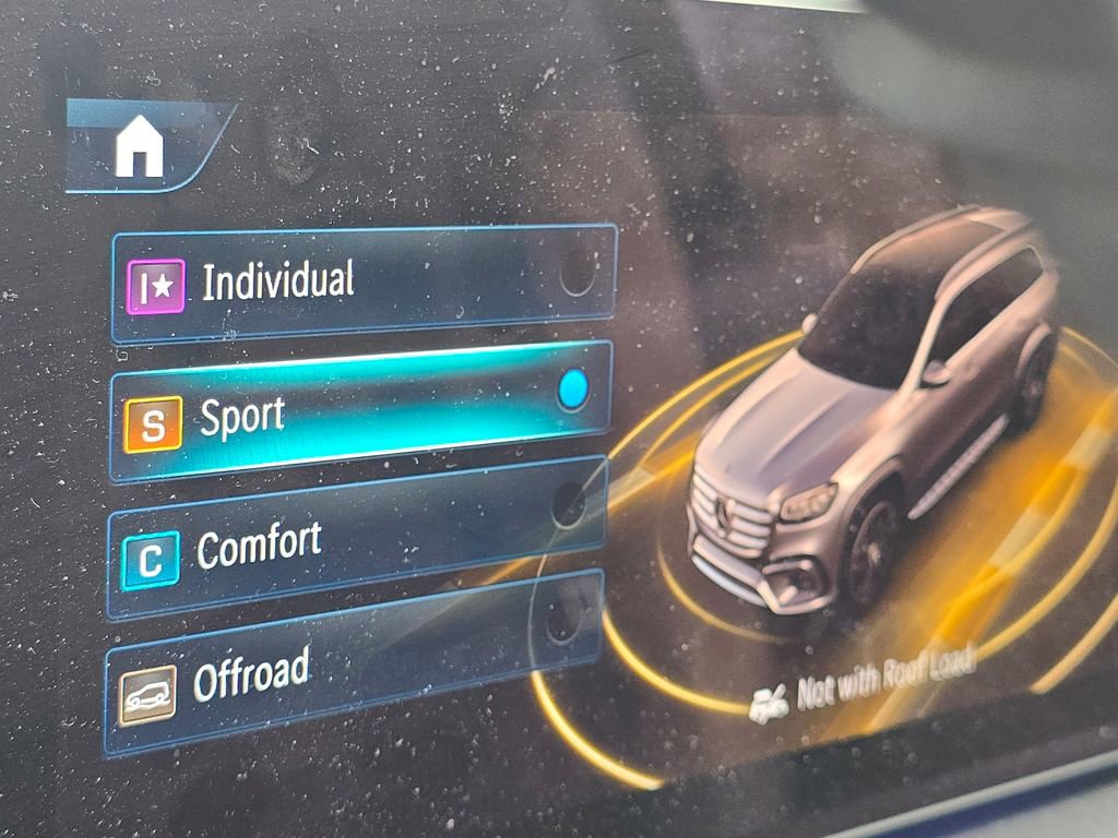 Used 2024 Mercedes-Benz GLS 580 4MATIC image 35