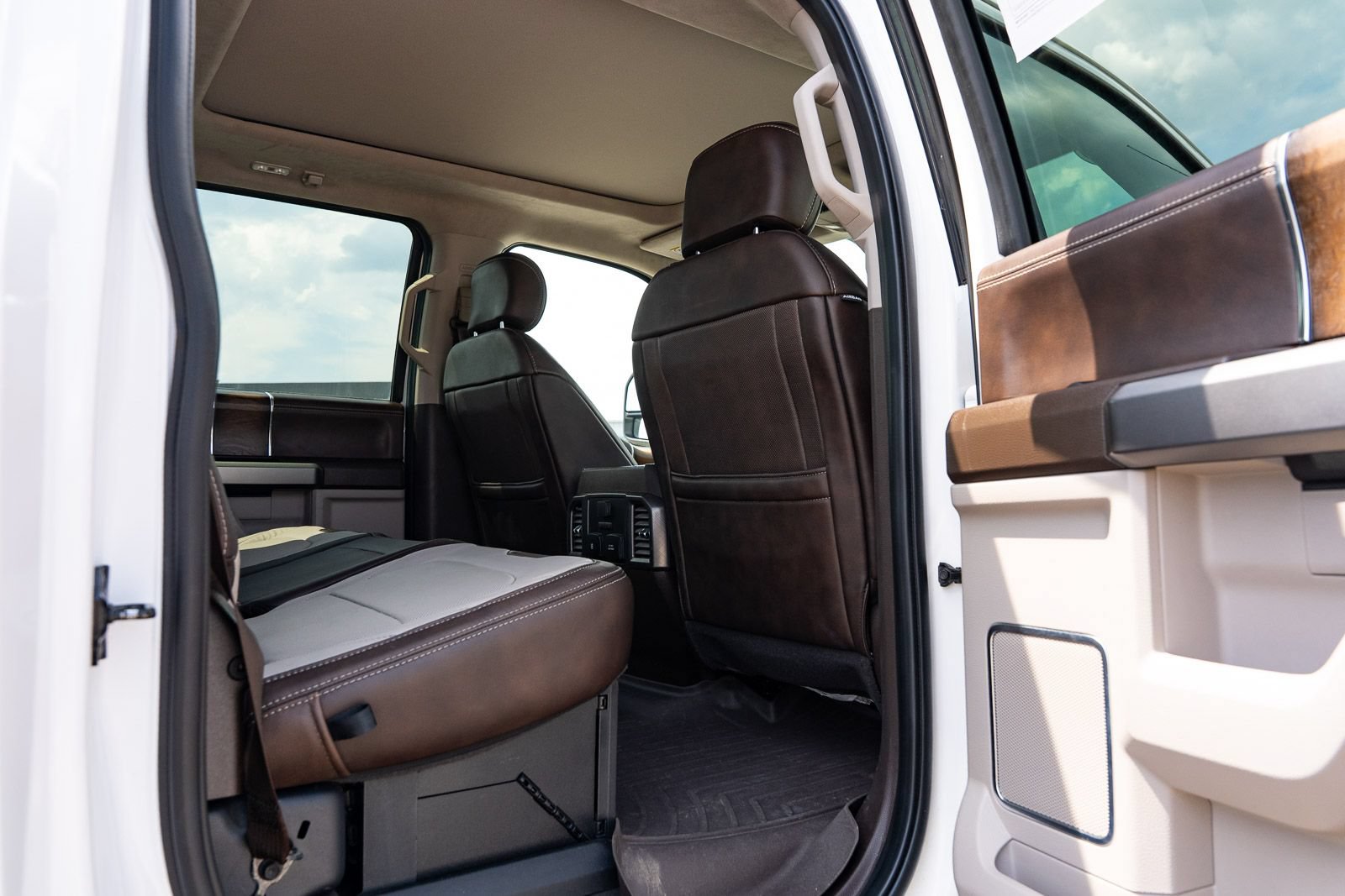 Certified 2019 Ford F250 Limited w/ FX4 Off-Road Package AWD/4WD image 13