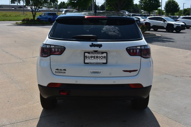 Used 2025 Jeep Compass Trailhawk AWD/4WD image 6