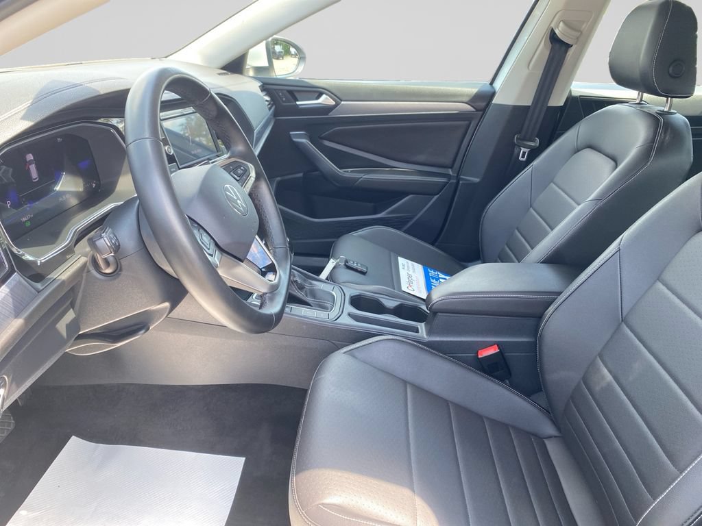 Used 2023 Volkswagen Jetta SE FWD image 20
