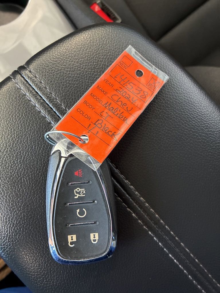 Used 2024 Chevrolet Malibu LT image 39