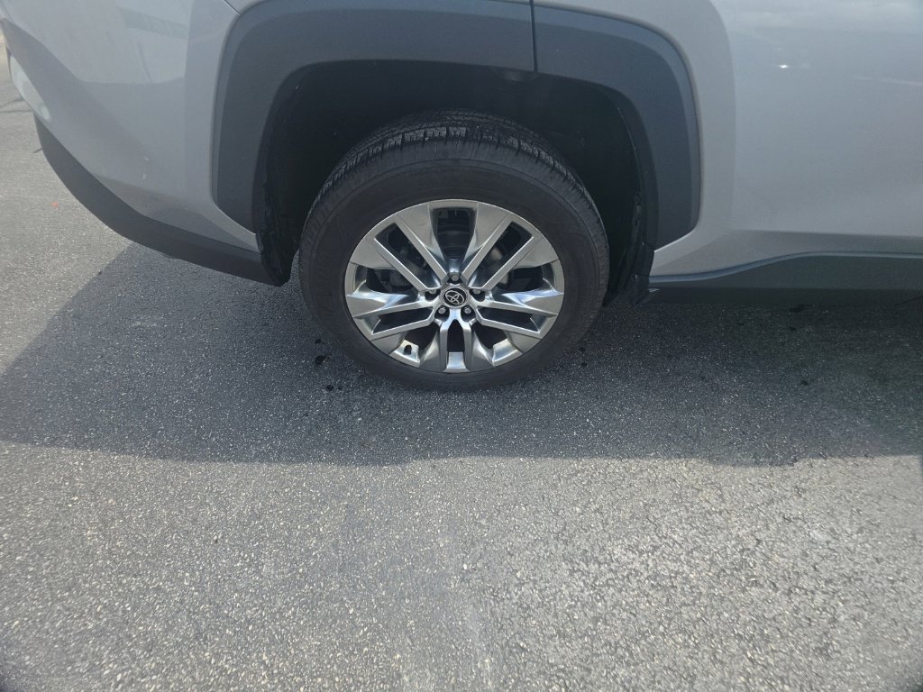Used 2021 Toyota RAV4 XLE Premium AWD/4WD image 11
