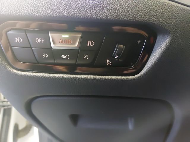 Used 2020 BMW 330i xDrive Sedan w/ M Sport Package image 26