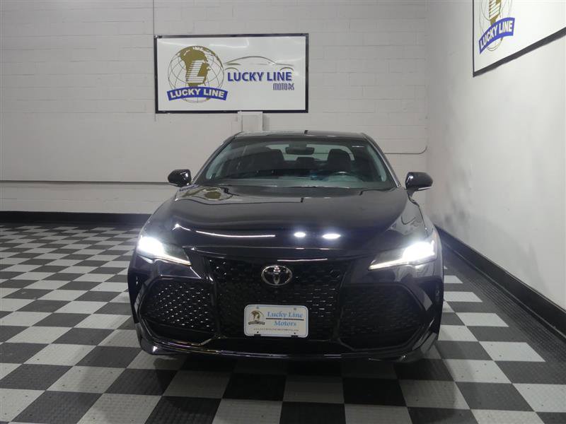 Used 2019 Toyota Avalon Touring w/ Advanced Safety Package image 2
