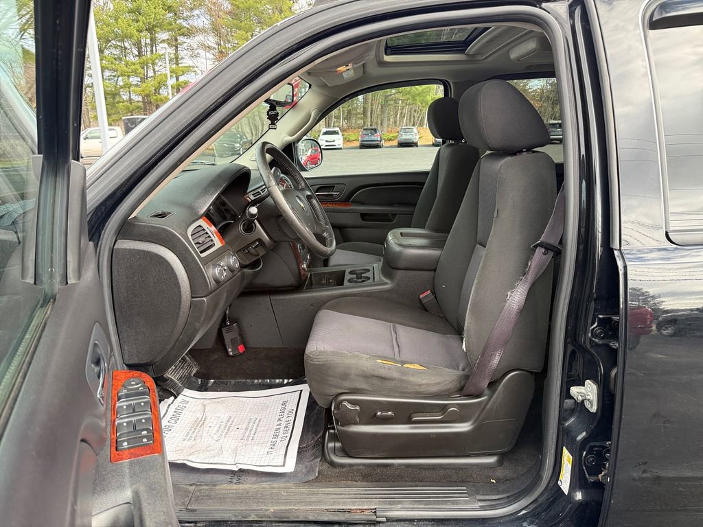 Used 2010 Chevrolet Avalanche LS w/ Interior Plus Package image 13