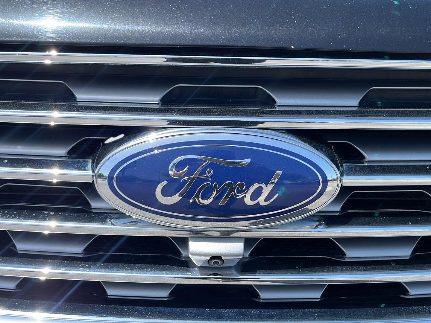 Used 2022 Ford Edge Titanium w/ Equipment Group 301A AWD/4WD image 9