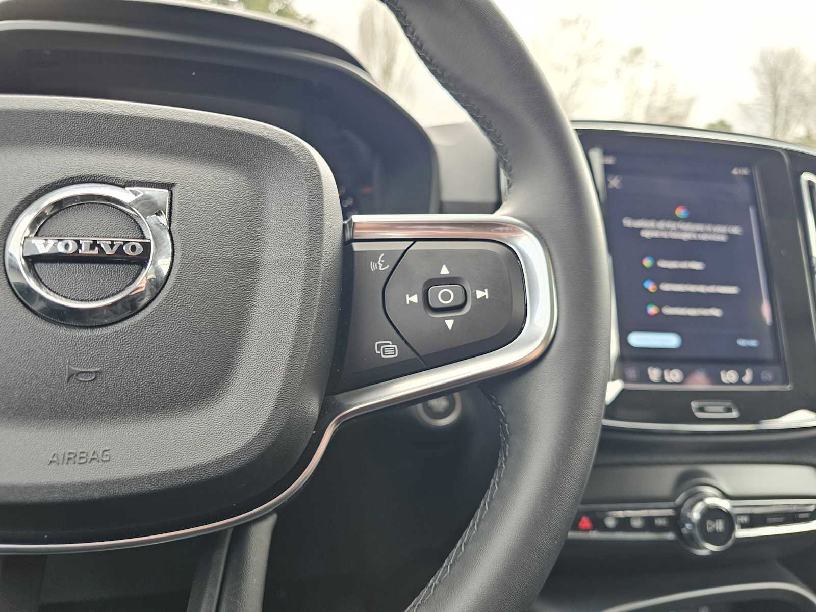 Used 2025 Volvo XC40 B5 Core w/ Protection Package Premier image 31