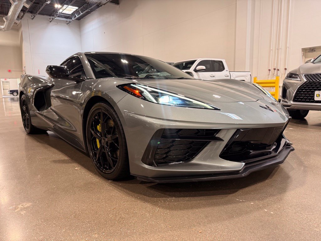 Used 2022 Chevrolet Corvette Stingray Coupe w/ Z51 Performance Package RWD image 3