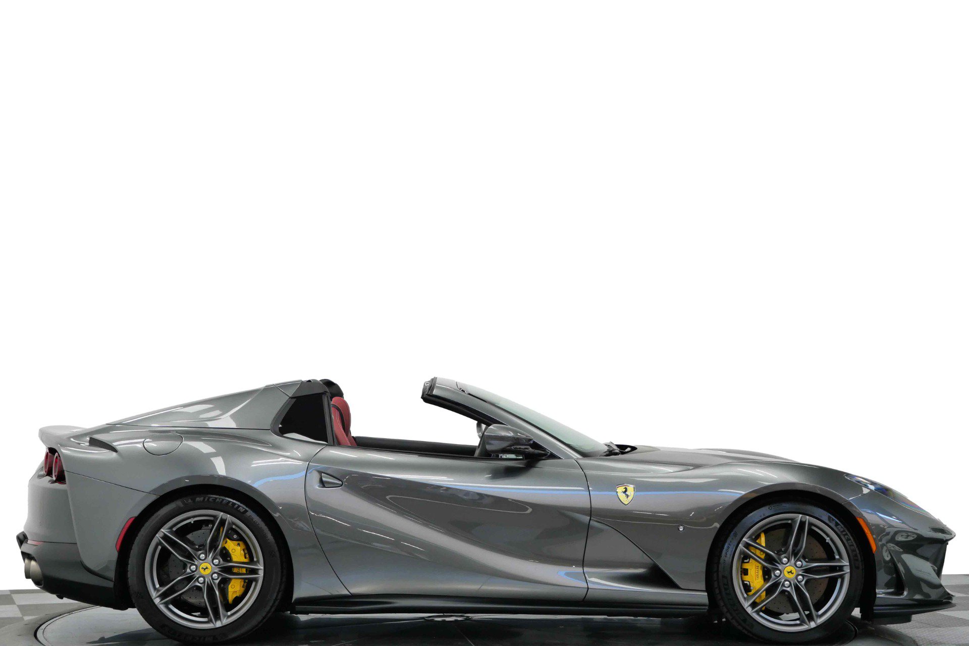 Used 2021 Ferrari 812 GTS RWD image 2