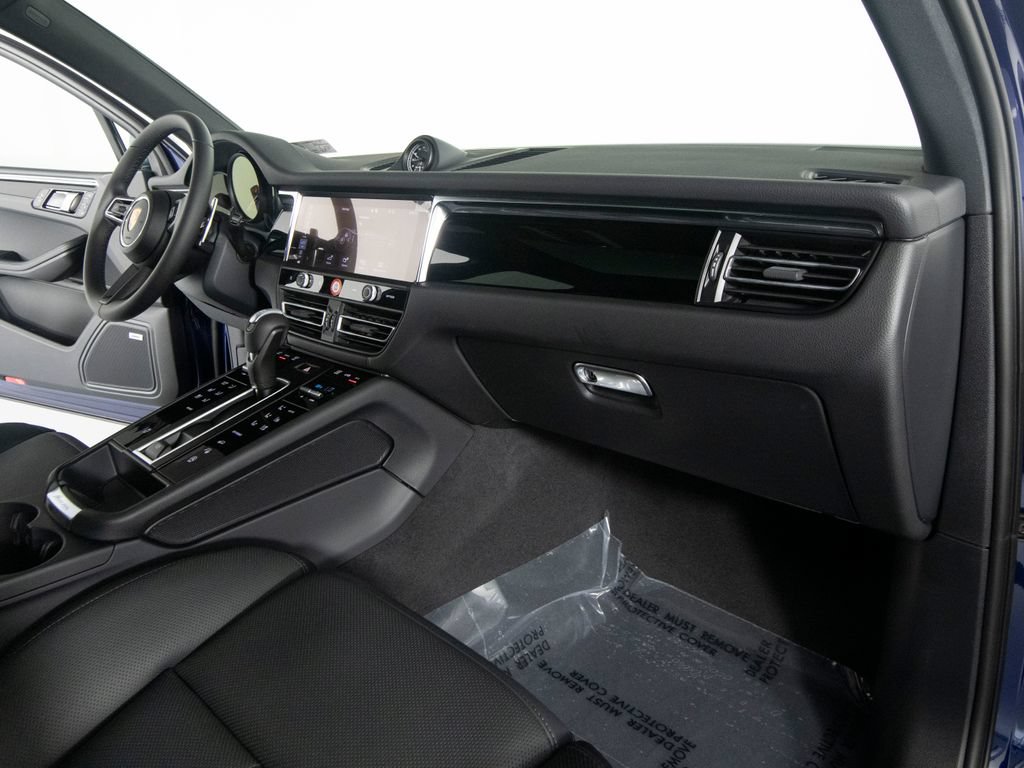 New 2026 Porsche Macan AWD/4WD image 32