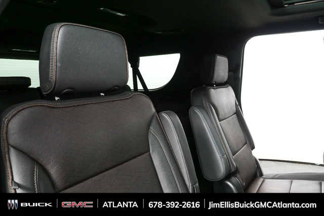 Used 2023 Chevrolet Suburban High Country image 22
