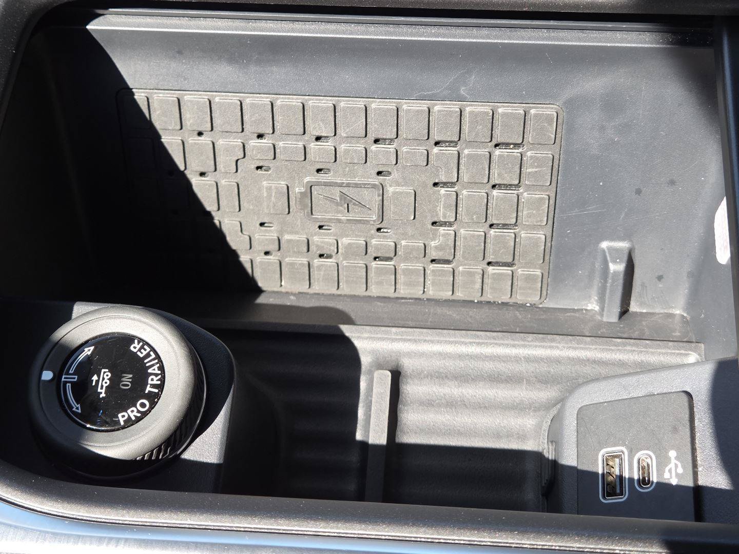 Used 2025 Ford Expedition Active AWD/4WD image 9
