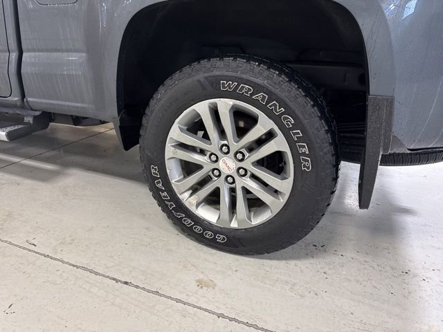 Used 2017 GMC Canyon SLT w/ Driver Alert Package image 8