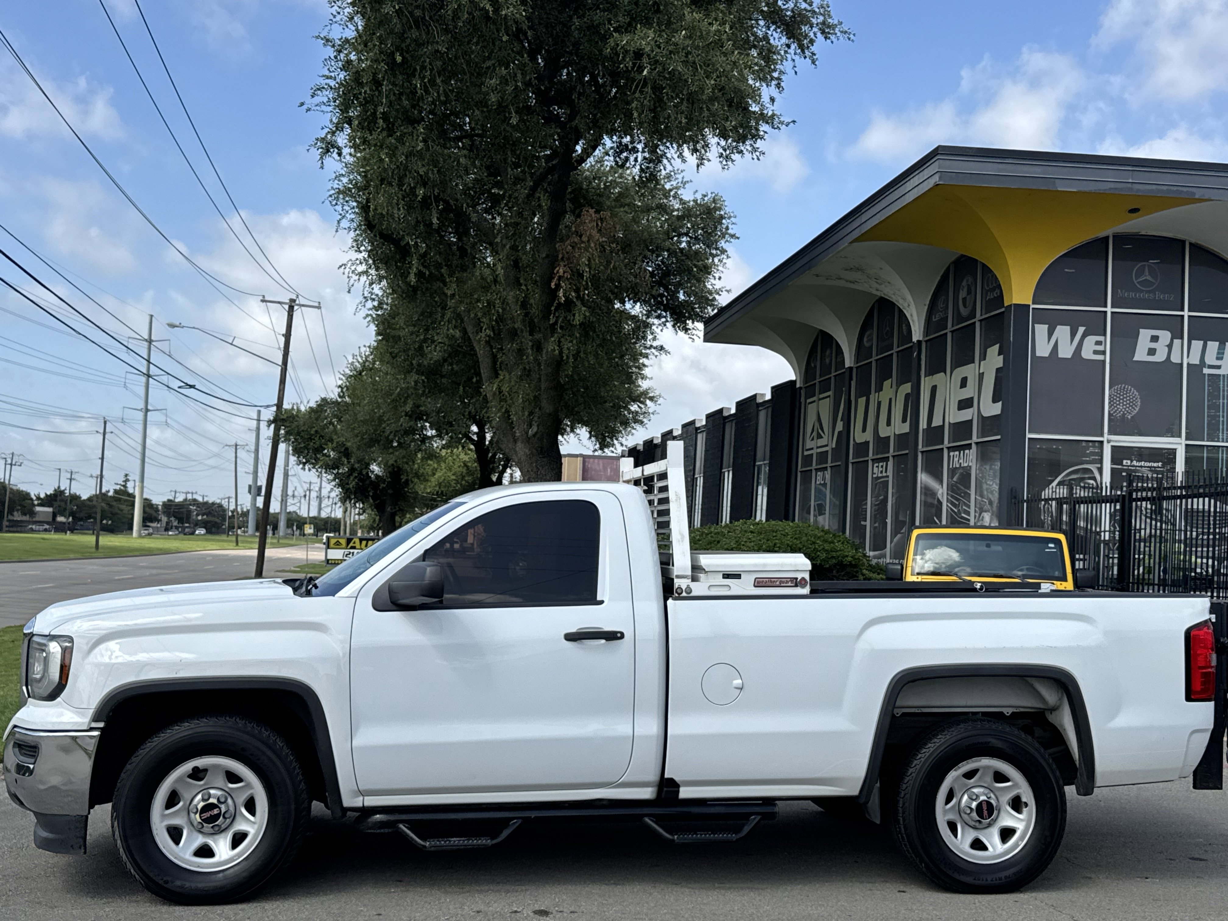 Used 2018 GMC Sierra 1500 2WD Regular Cab image 2