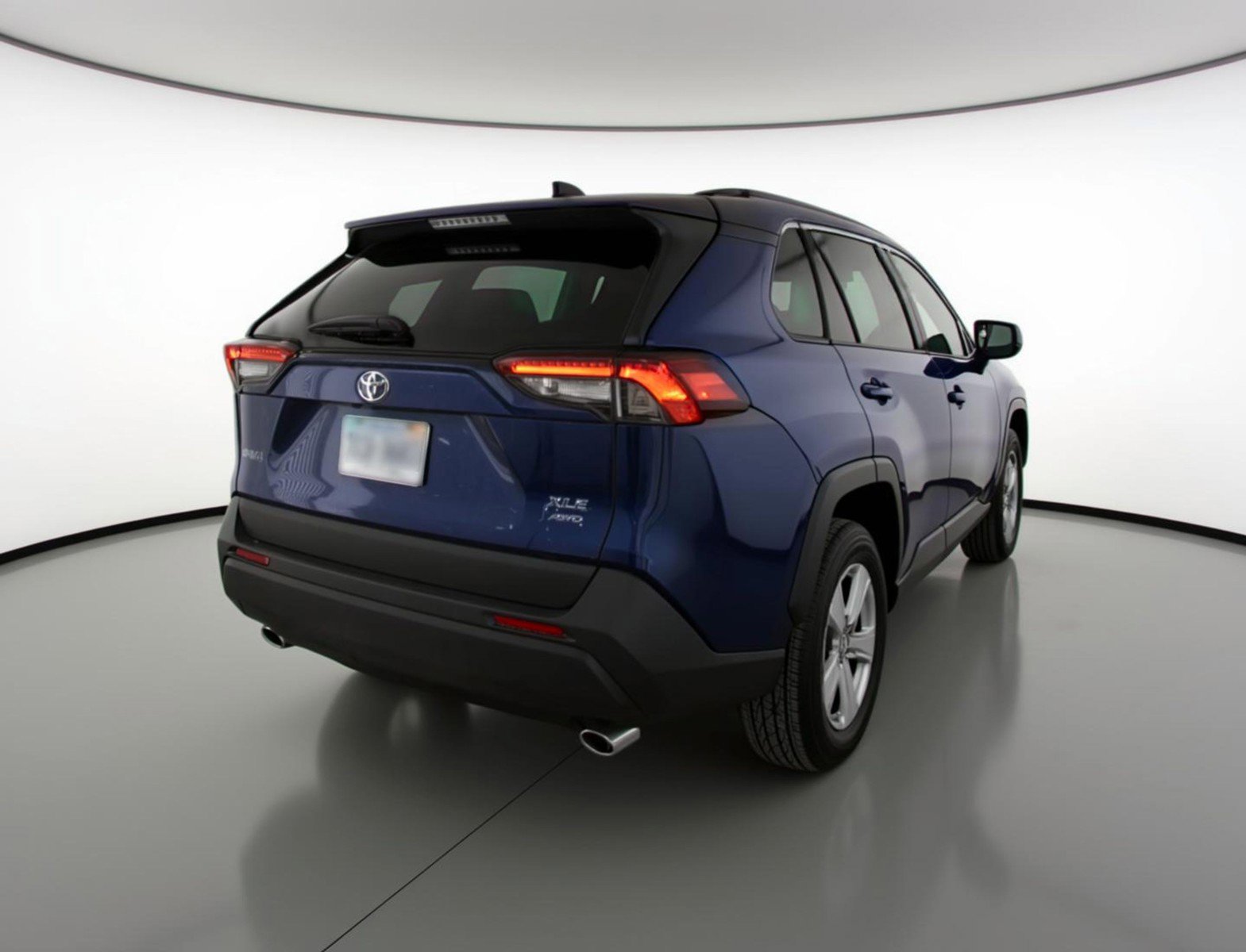 Used 2025 Toyota RAV4 XLE w/ Convenience Package image 9