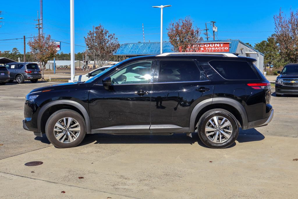Used 2025 Nissan Pathfinder SL image 25