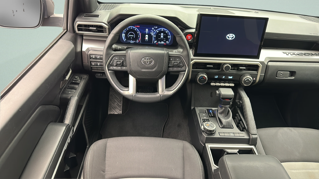 Used 2025 Toyota Tacoma TRD Off-Road AWD/4WD image 11