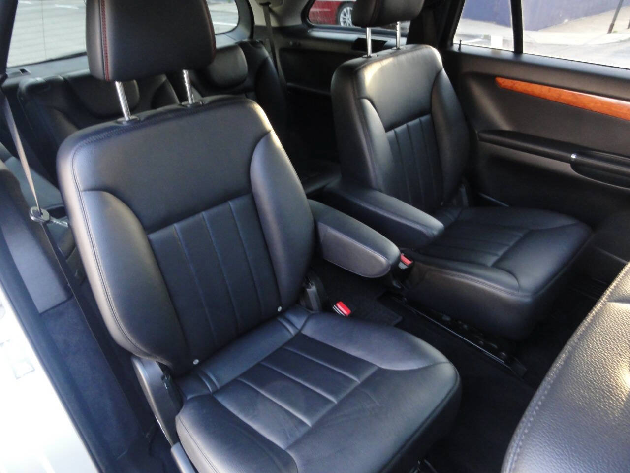 Used 2006 Mercedes-Benz R 350 4MATIC image 26