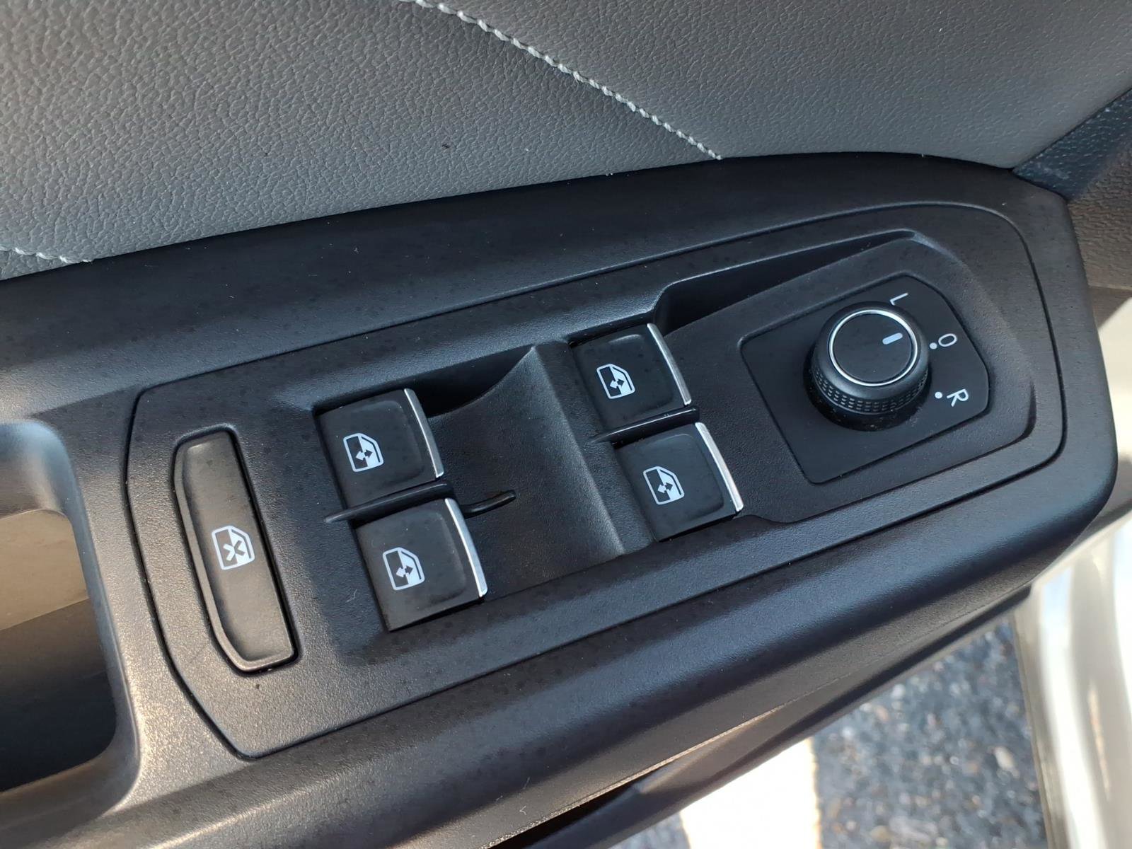 Certified 2023 Volkswagen Atlas Cross Sport SE FWD image 18