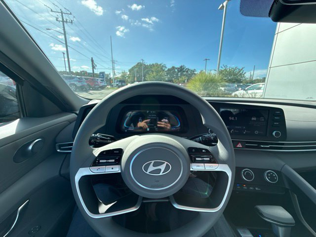 New 2026 Hyundai Elantra SE FWD image 14