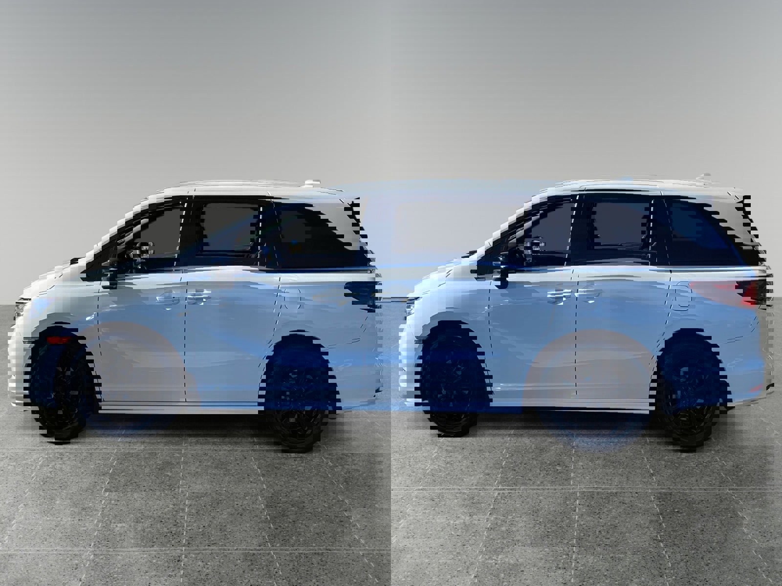 Used 2023 Honda Odyssey Sport image 2