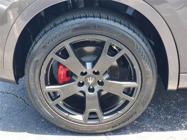Used 2019 Maserati Levante AWD/4WD image 11
