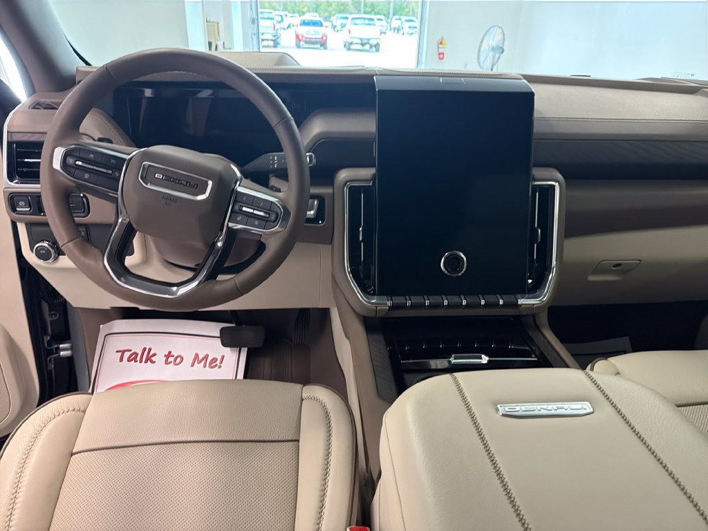 Used 2025 GMC Yukon Denali w/ Sun & Power Step Package RWD image 17