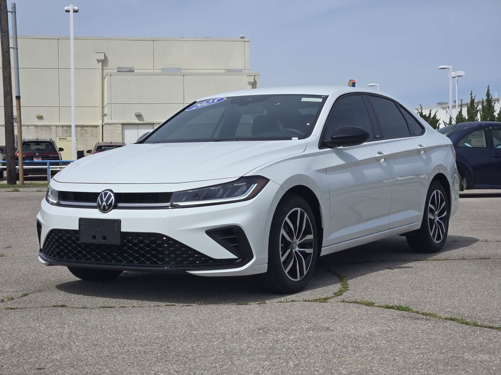 Used 2025 Volkswagen Jetta Sport image 3