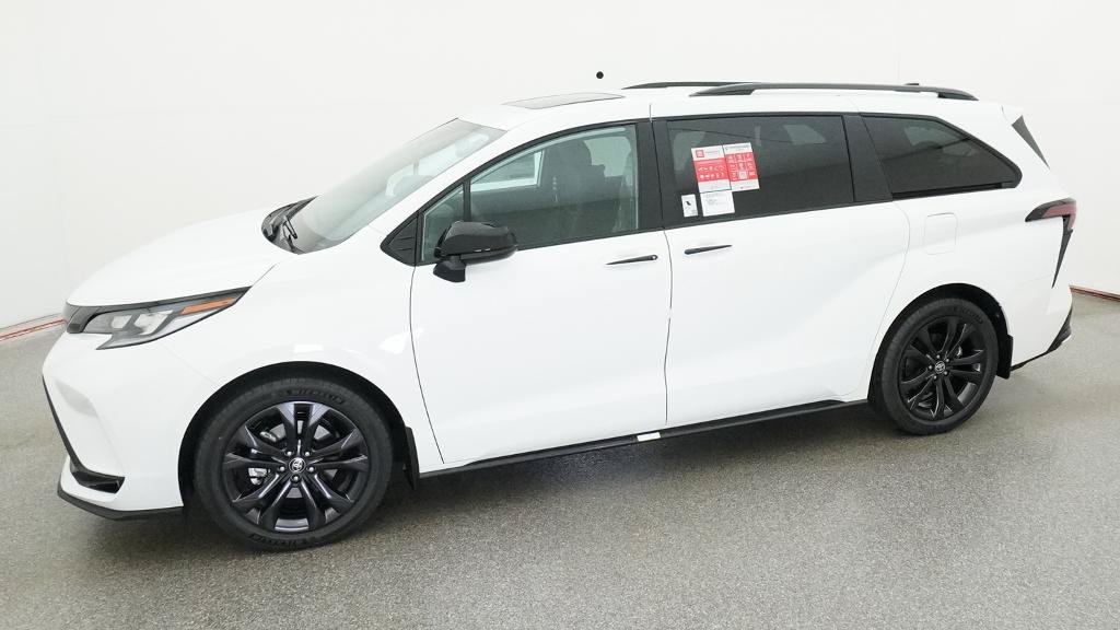 New 2026 Toyota Sienna XSE FWD image 5