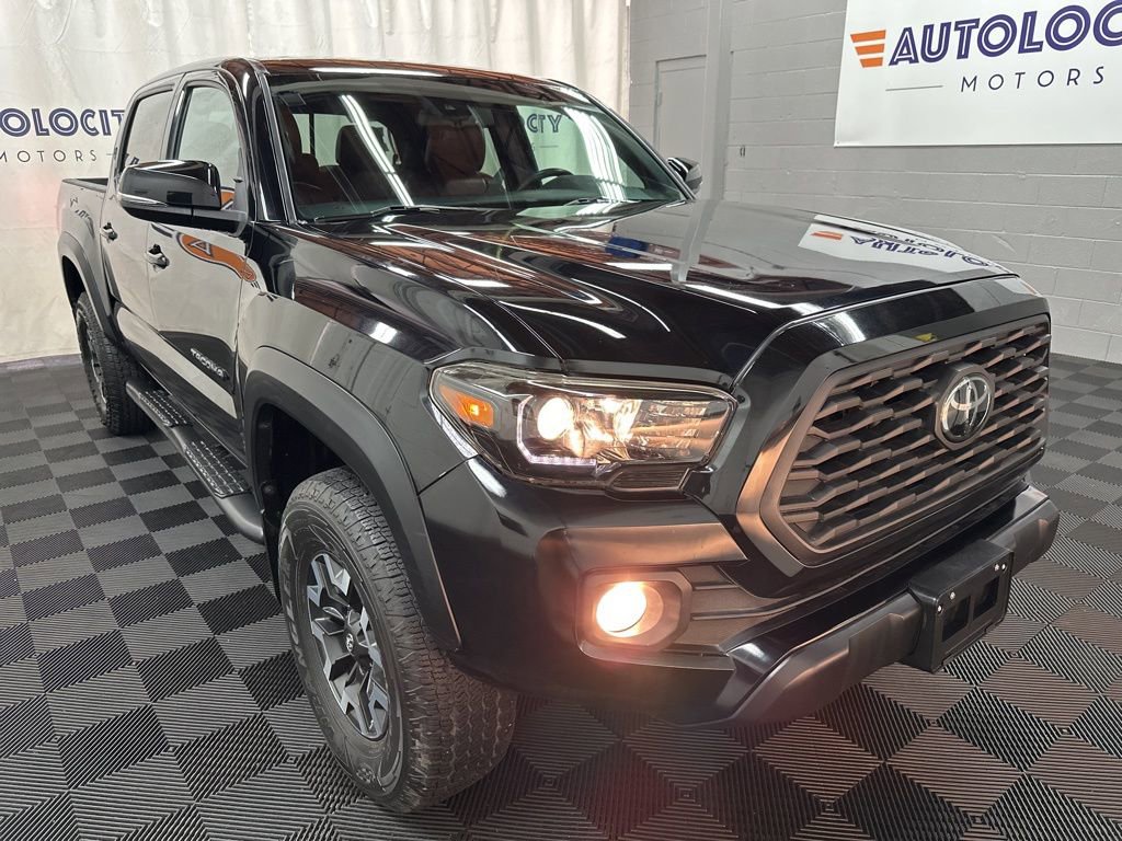 Used 2020 Toyota Tacoma TRD Off-Road w/ Technology Package image 2