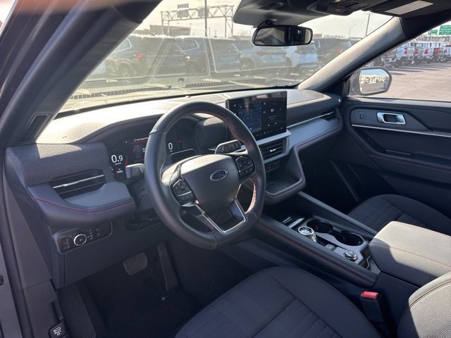 Used 2025 Ford Explorer ST-Line image 11