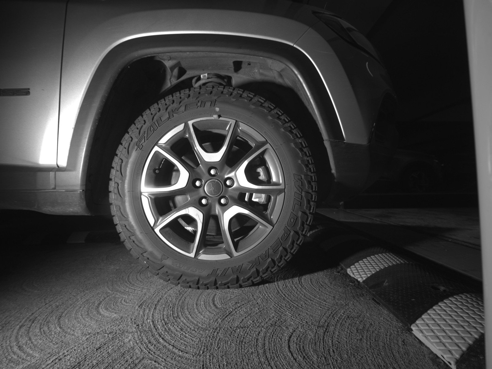 Used 2025 Jeep Compass Trailhawk image 13