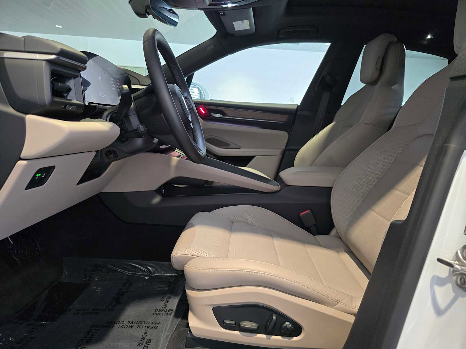 Used 2025 Porsche Macan Electric image 22