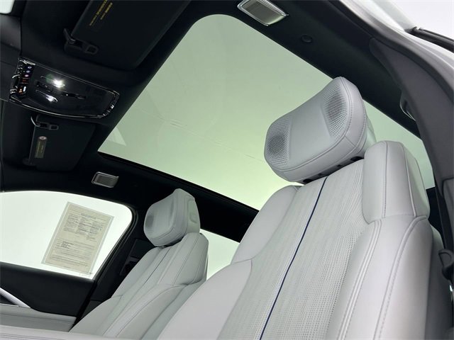 Used 2026 Cadillac Lyriq Premium Luxury image 19