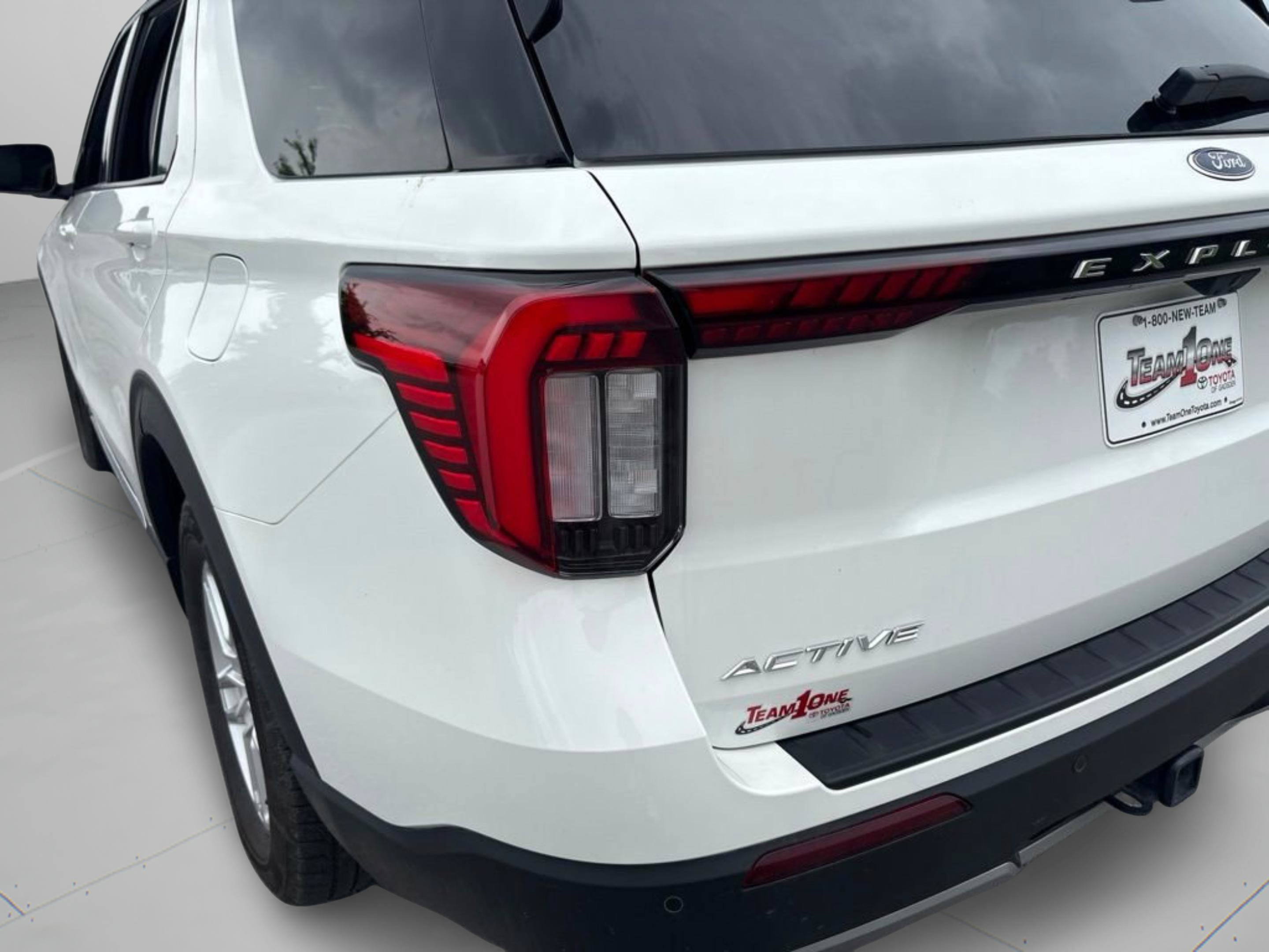 Used 2025 Ford Explorer Active w/ Active Comfort Package RWD image 36