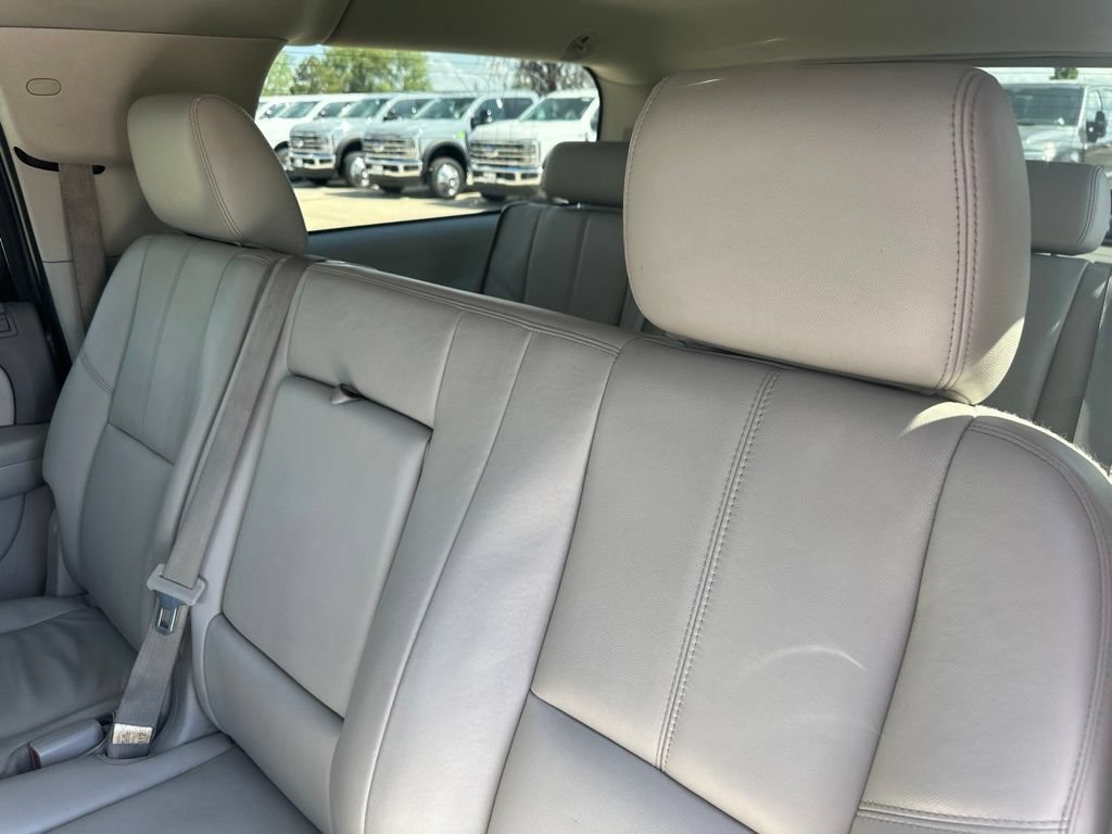 Used 2012 Chevrolet Suburban LT w/ All-Star Edition AWD/4WD image 18