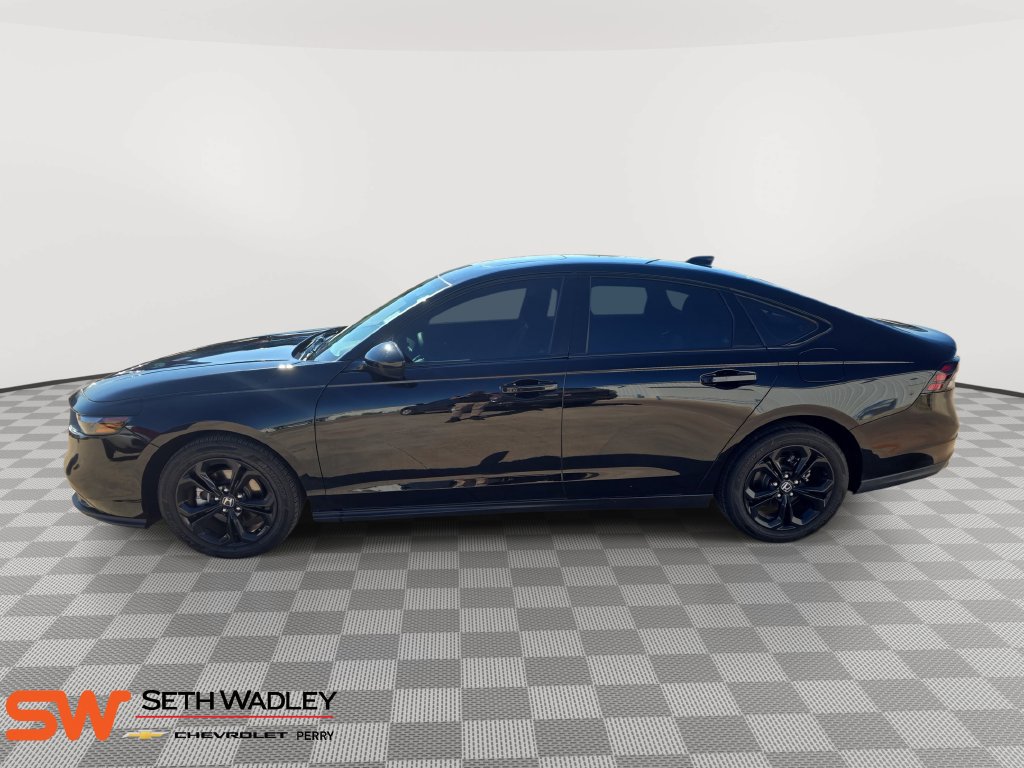 Used 2025 Honda Accord SE image 4