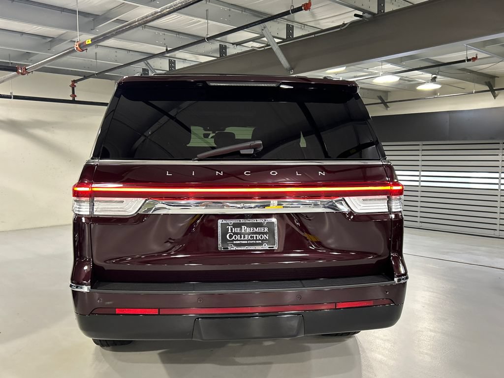 Used 2024 Lincoln Navigator L Reserve AWD/4WD image 7