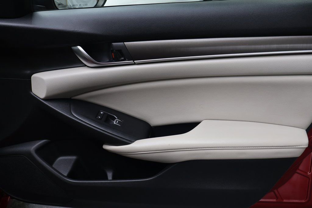 Used 2018 Honda Accord LX image 12