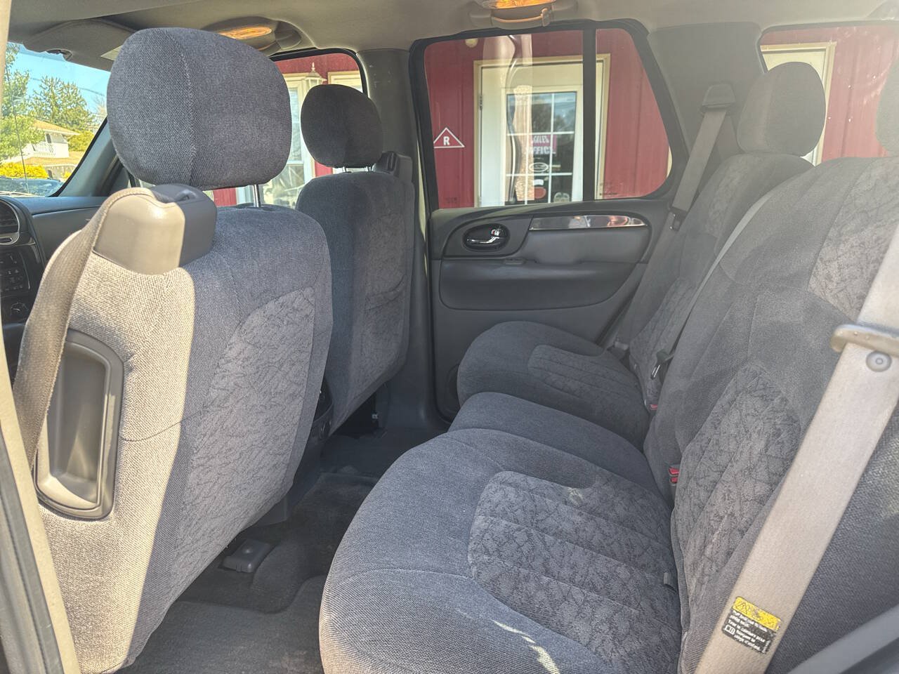 Used 2004 GMC Envoy 4WD image 9