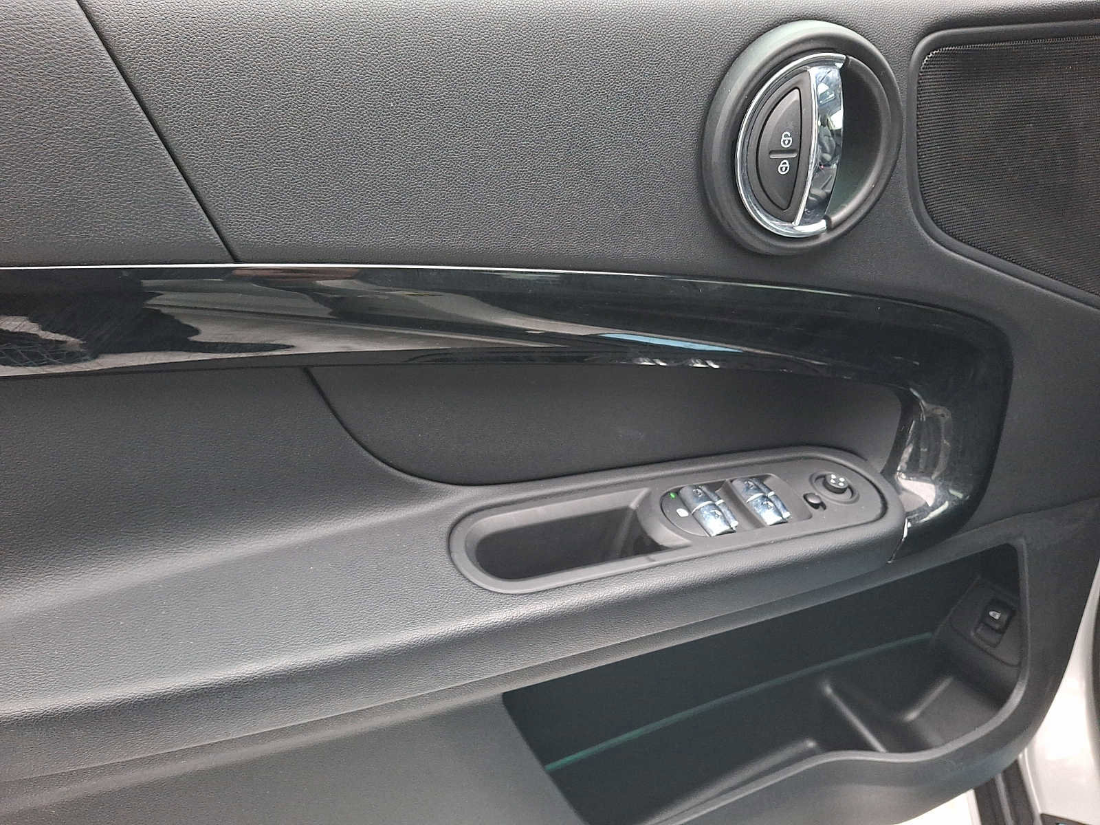 Certified 2023 MINI Cooper Countryman S image 9