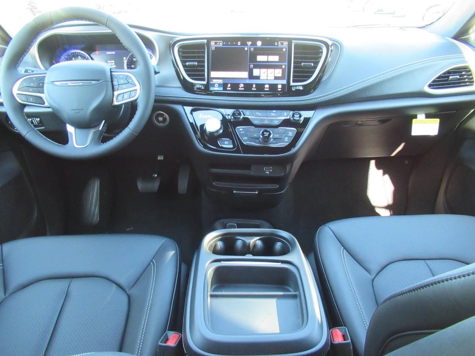 New 2027 Chrysler Pacifica Select FWD image 12