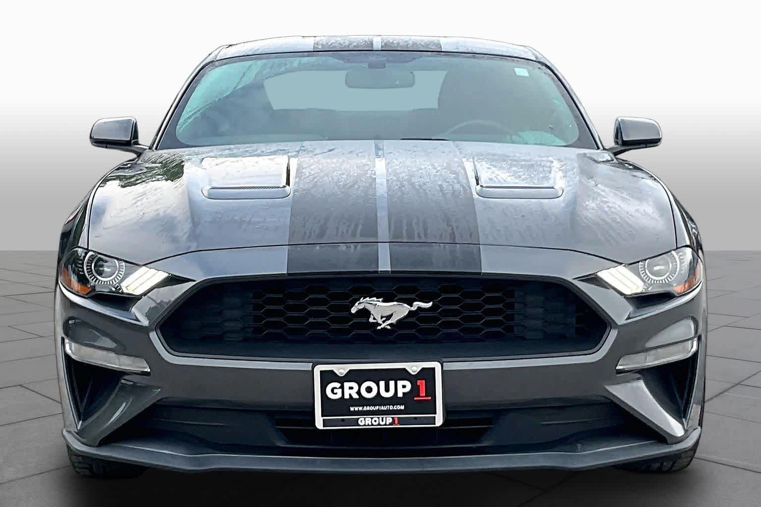 Used 2018 Ford Mustang Coupe RWD image 4
