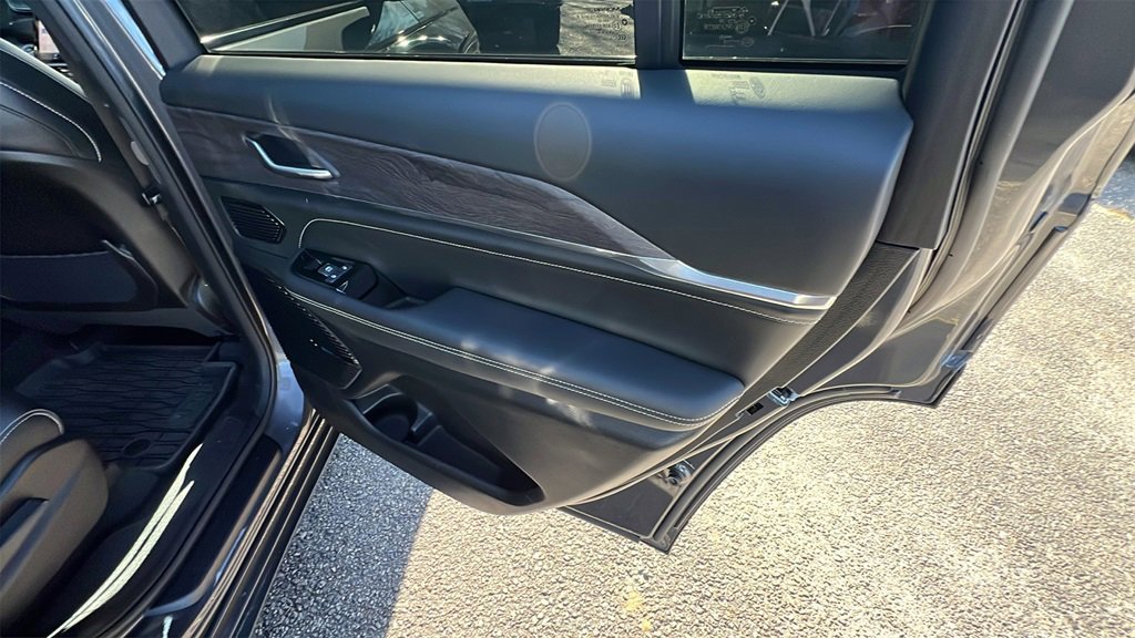 Used 2023 Jeep Grand Cherokee L Overland image 19