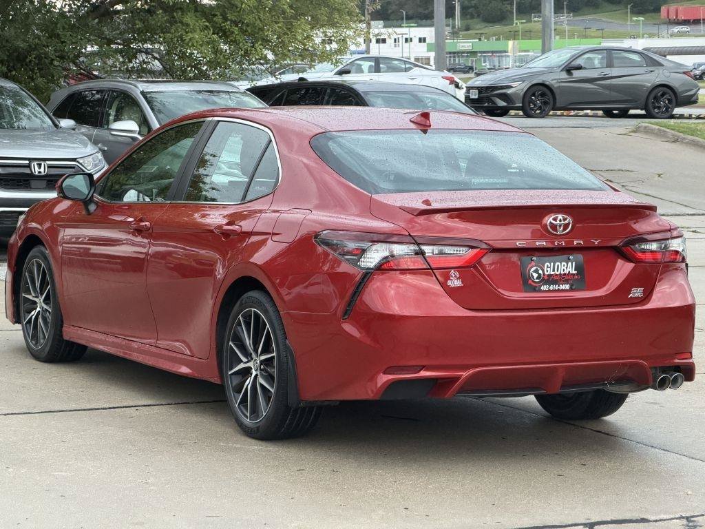 Used 2021 Toyota Camry SE w/ Cold Weather Package AWD/4WD image 5