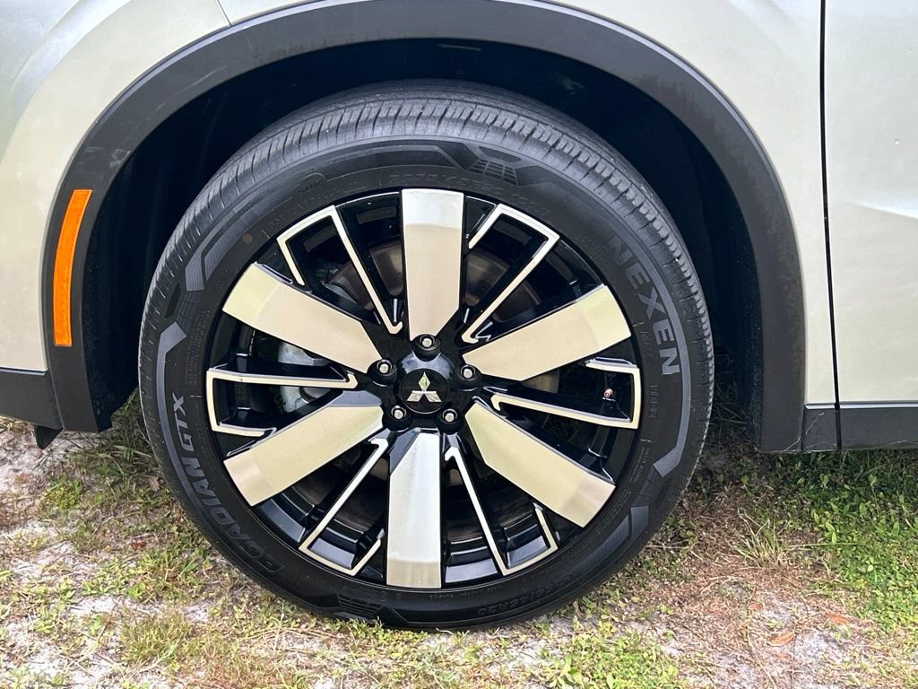 Used 2025 Mitsubishi Outlander SE AWD/4WD image 51